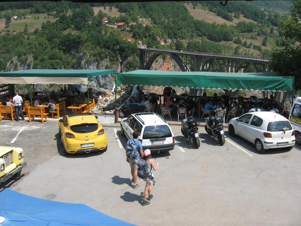 Tara Bridge Castle Hotel Zabljak  Bagian luar foto